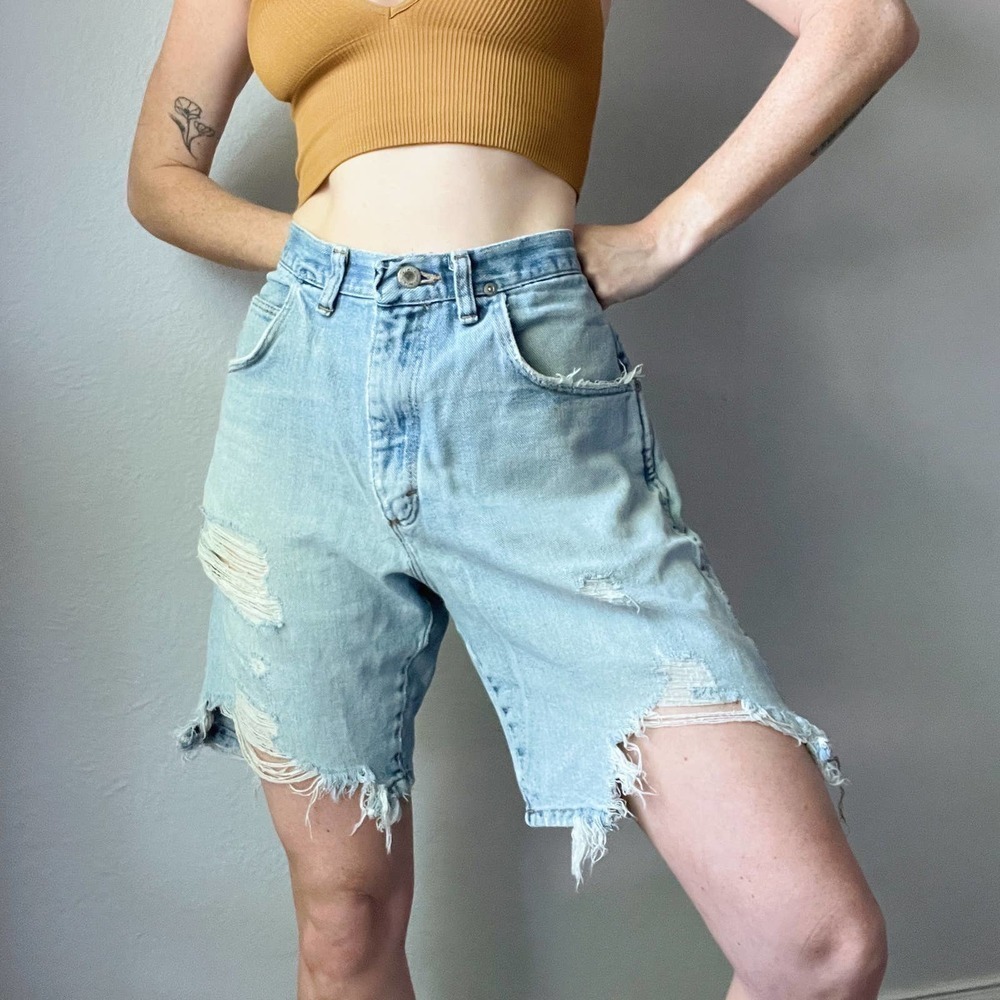 Vintage 1990's Wrangler Silver Edition Naturally Distressed Bermuda Dad Shorts - Picture 2 of 5